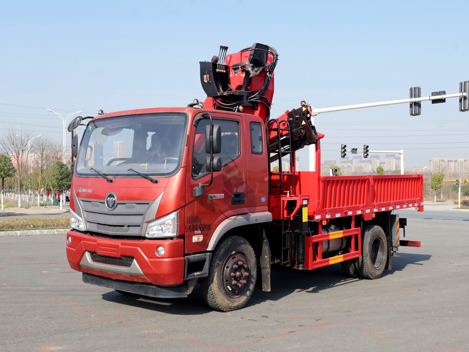 福田瑞沃排半上裝長興6.3米折臂式吊機