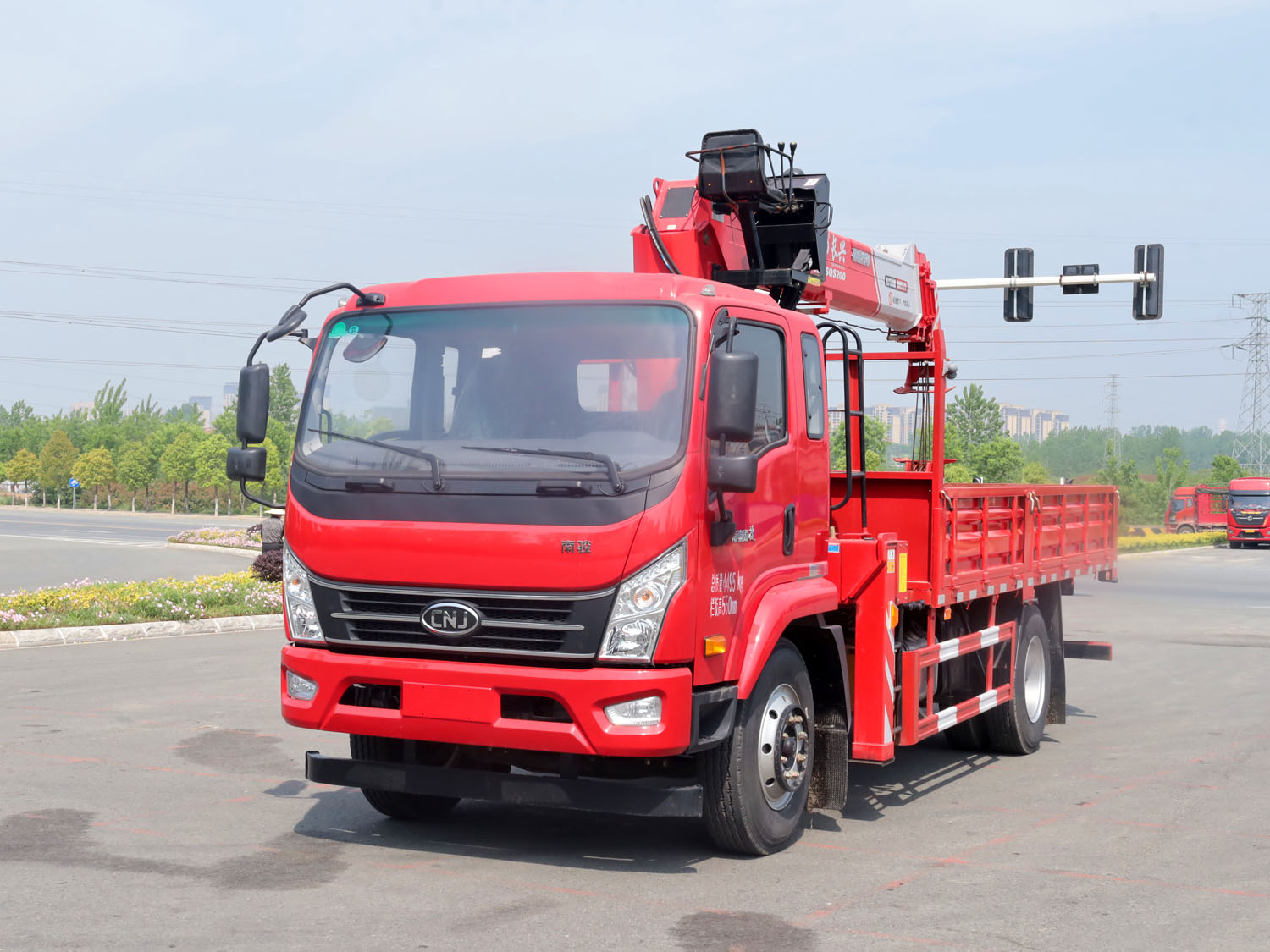 南駿D50排半上裝長興質尊版8噸直臂式吊機