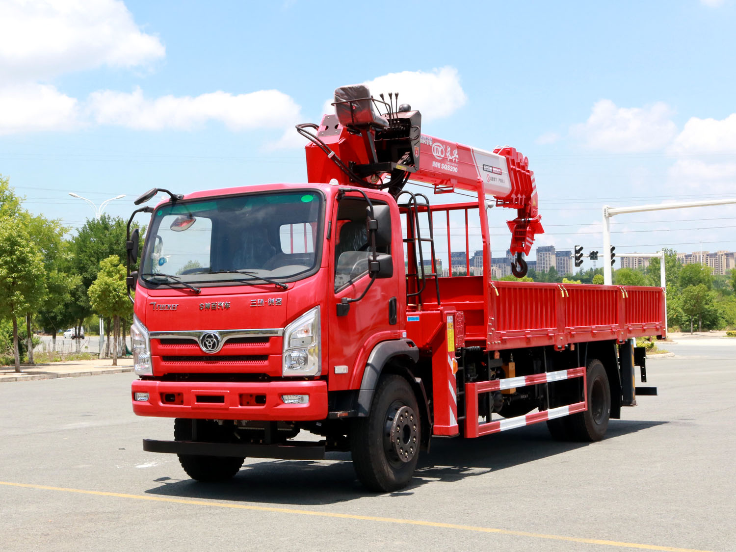 三環創客單排上裝長興質尊版8噸直臂式吊機