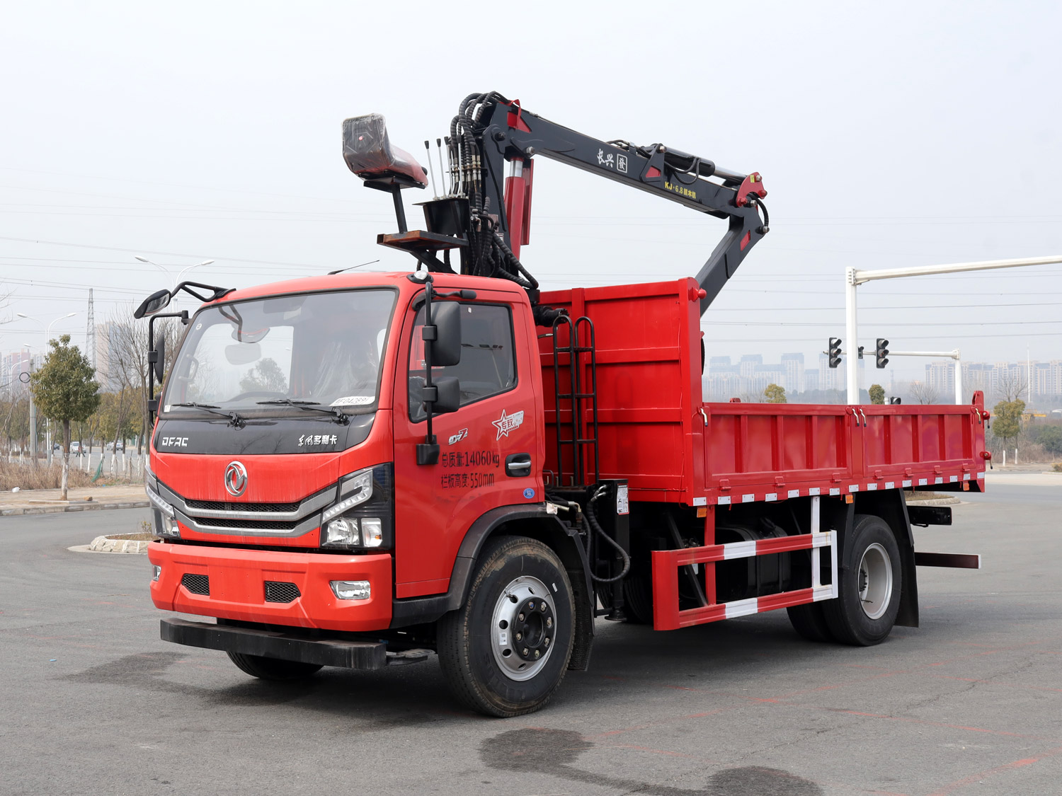 東風多利卡D7單排上裝長興6.8米抓木機