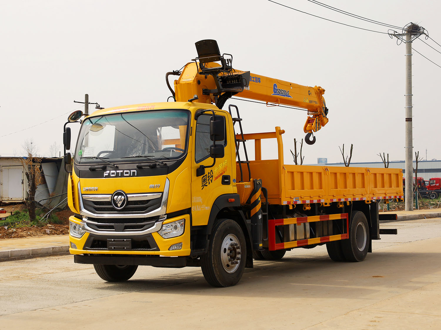 福田奧鈴大黃蜂單排上裝徐工8噸直臂式吊機