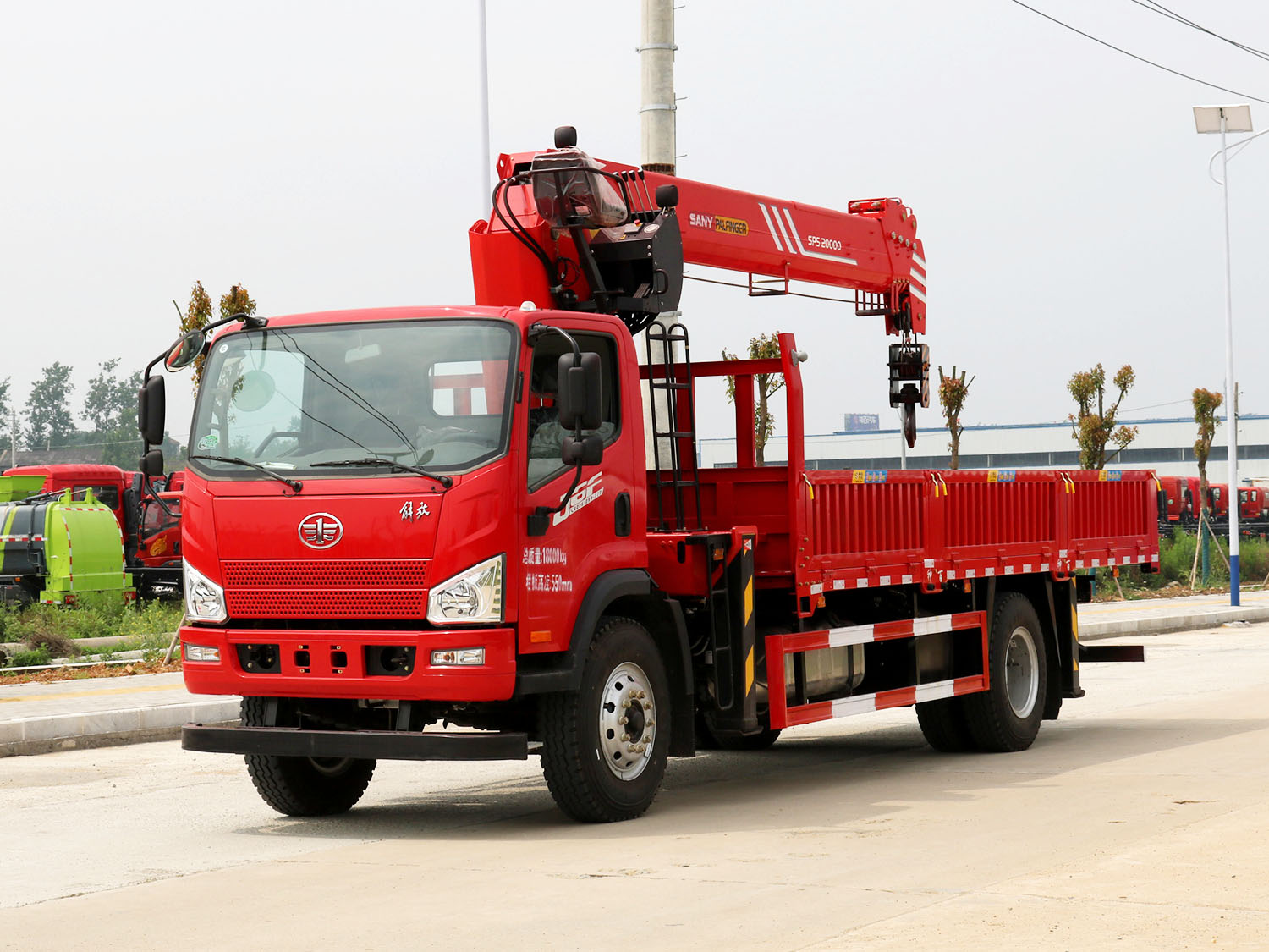 解放J6F單排上裝三一8噸直臂式吊機