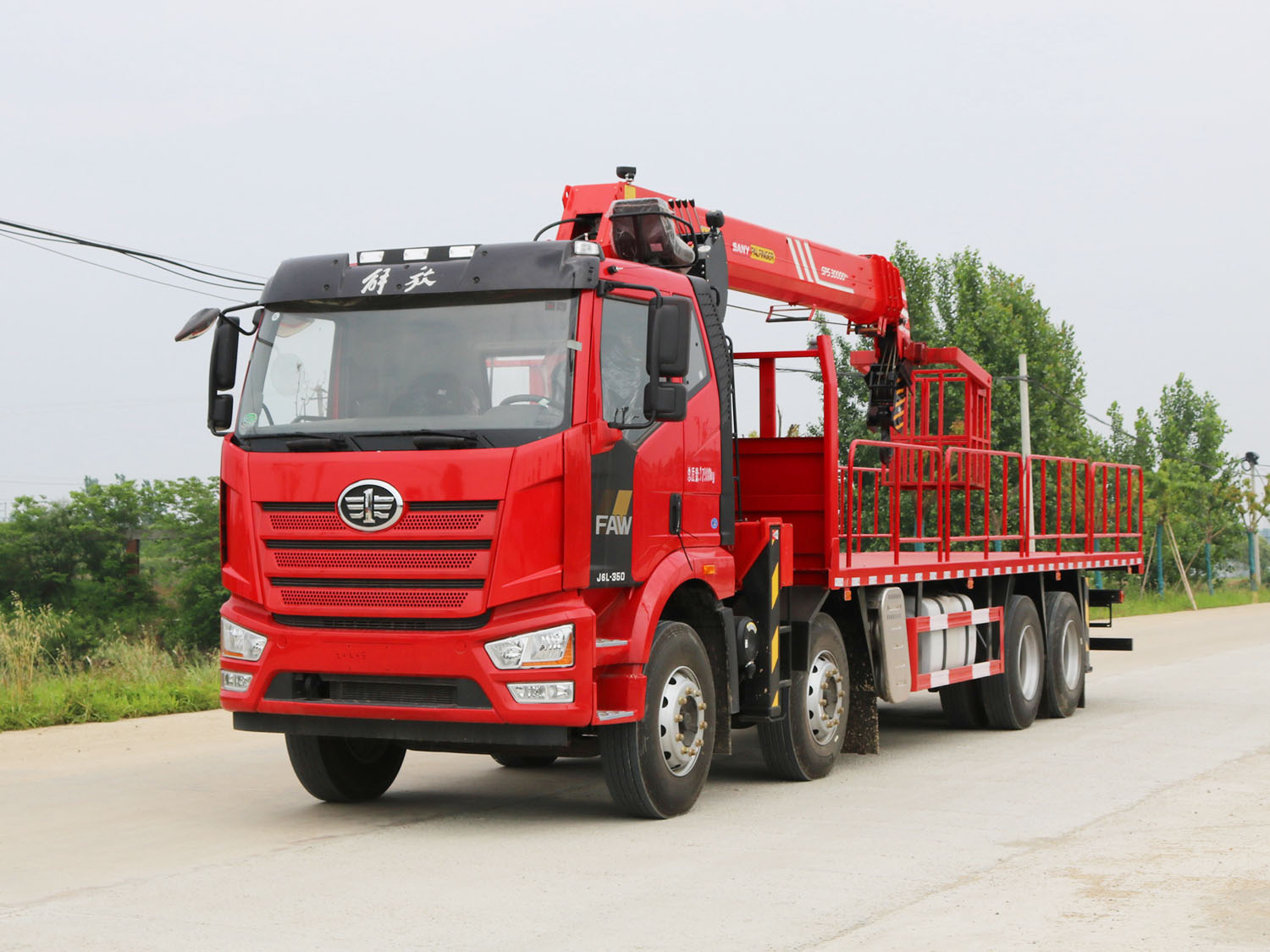 解放J6L前四后八上裝三一12噸直臂式吊機（抽油機檢修車）