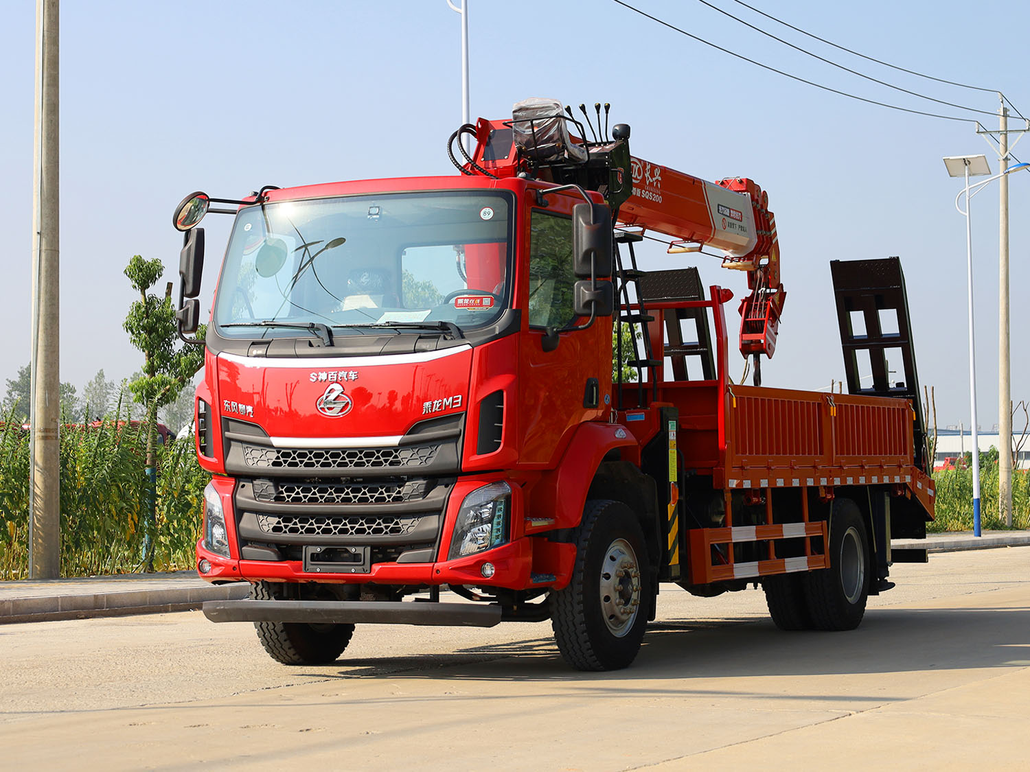 東風柳汽乘龍M3單排上裝長興質尊版8噸直臂式吊機（帶爬梯）