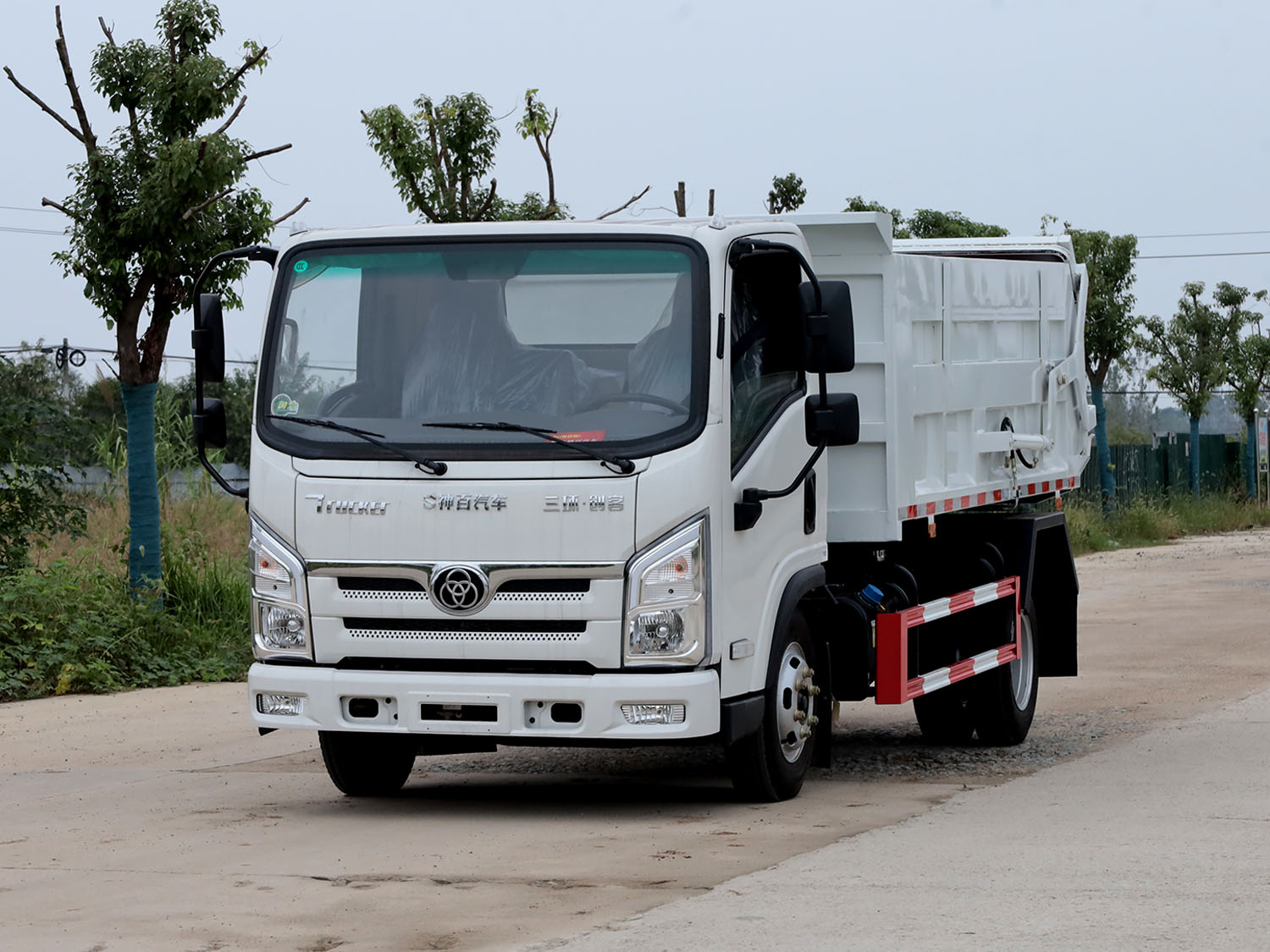三環創客藍牌自卸車