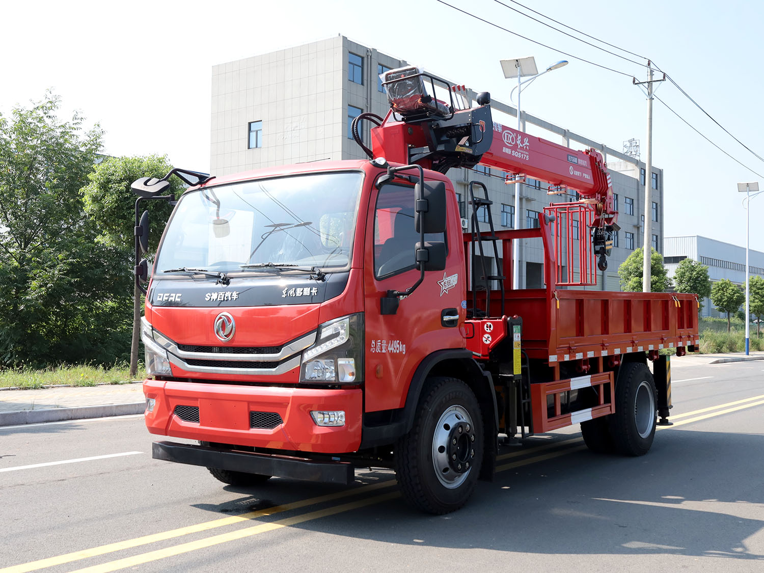 東風(fēng)多利卡D7單排上裝長(zhǎng)興7噸5節(jié)直臂式吊機(jī)（藍(lán)牌）