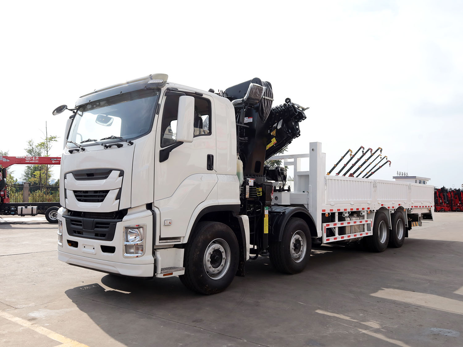 慶鈴五十鈴前四后八上裝長興16噸折臂式吊機（重載舉升支腿，隱藏式爬梯）